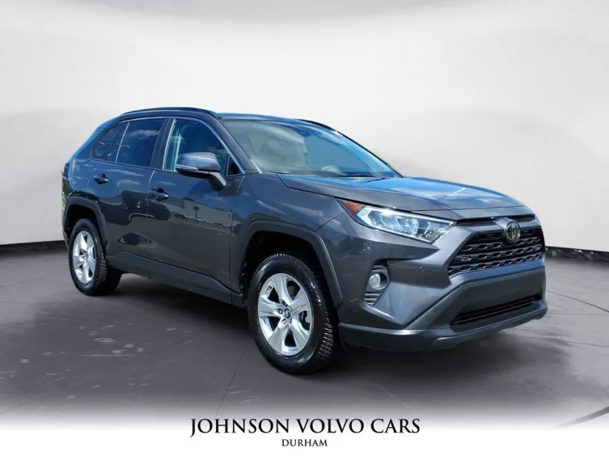 2019 Toyota RAV4 XLE photo 1