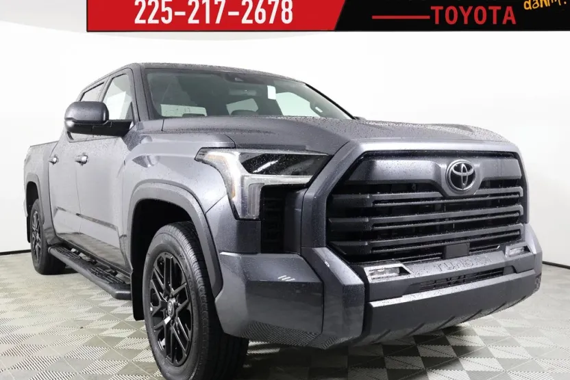 2026 Toyota Tundra SR5 CrewMax photo 1