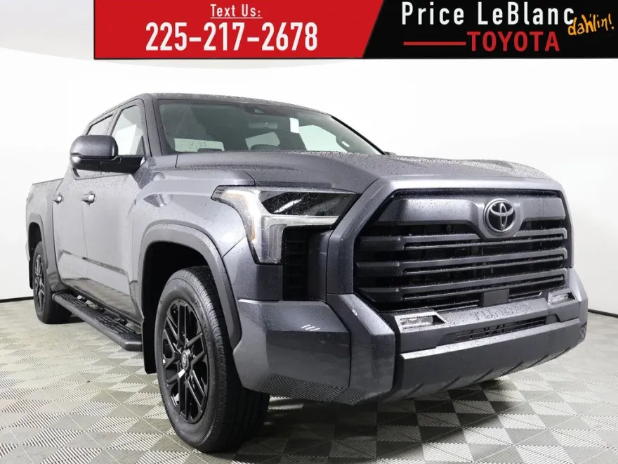 2026 Toyota Tundra SR5 CrewMax photo 1