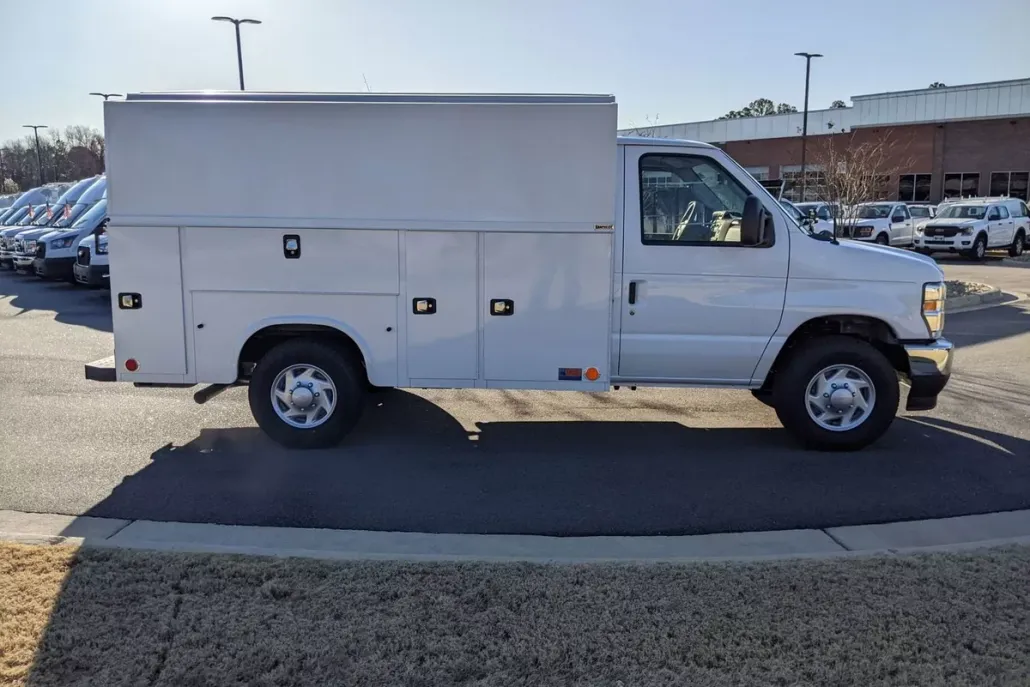 2025 Ford E-350 Base photo 1