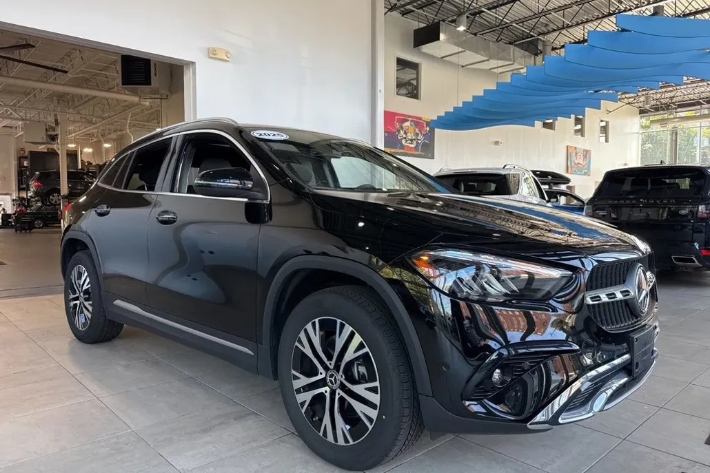 2025 Mercedes Benz GLA 250 4MATIC photo 1