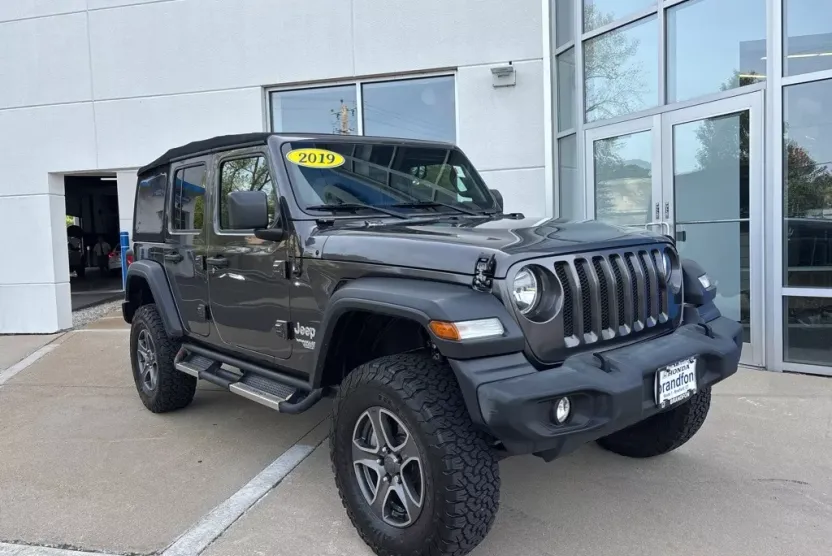2019 Jeep Wrangler Unlimited Sport photo 1