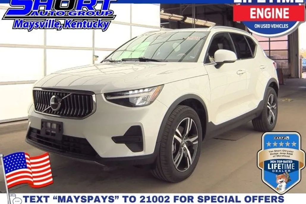 2024 Volvo XC40 Core photo 1