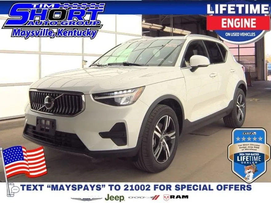 2024 Volvo XC40 Core photo 1