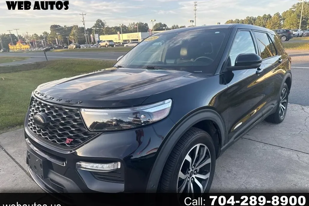 2021 Ford Explorer ST photo 1
