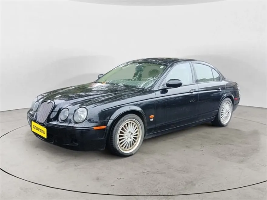 2005 Jaguar S-Type R photo 1