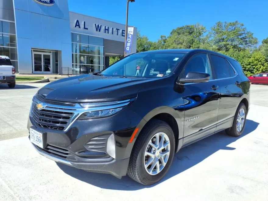 2023 Chevrolet Equinox LT photo 1