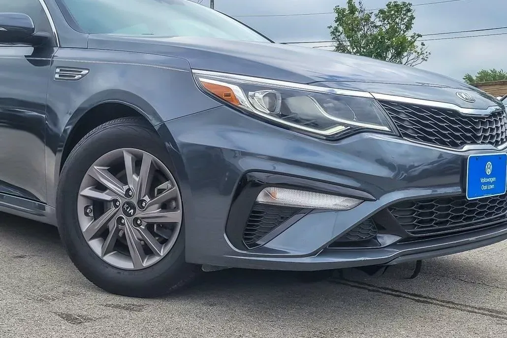 2020 Kia Optima LX photo 1