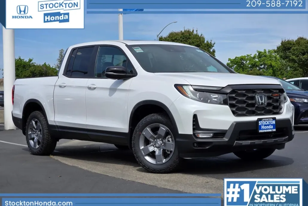2025 Honda Ridgeline TrailSport photo 1