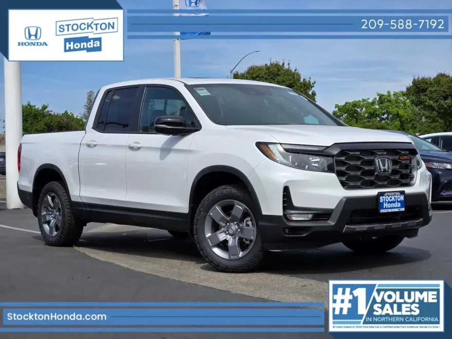 2025 Honda Ridgeline TrailSport photo 1
