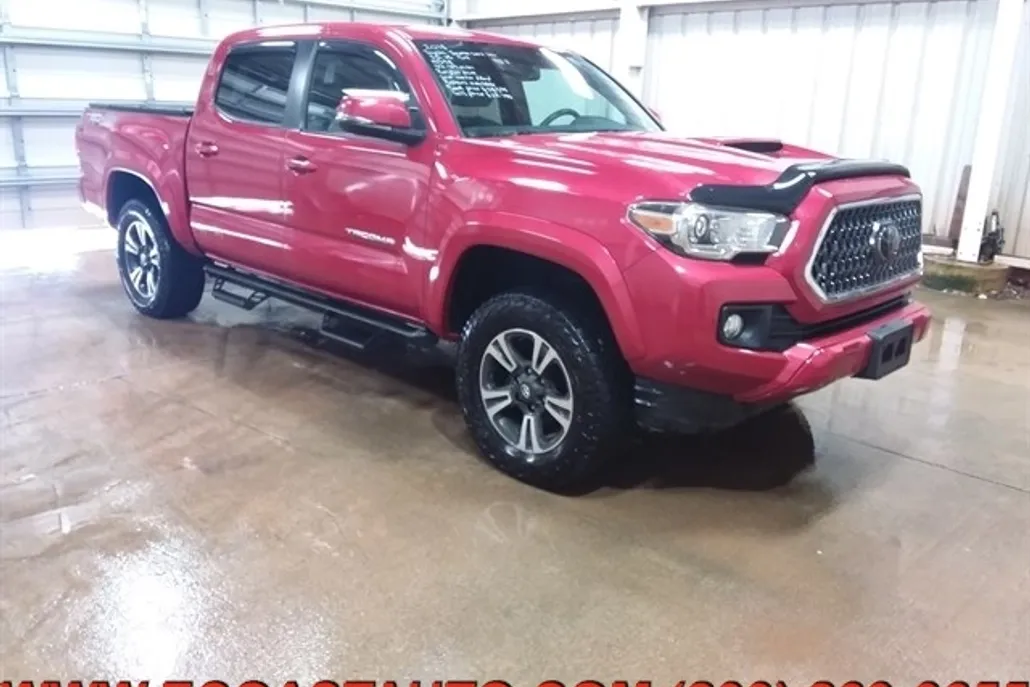 2018 Toyota Tacoma TRD 4x4 Sport photo 1