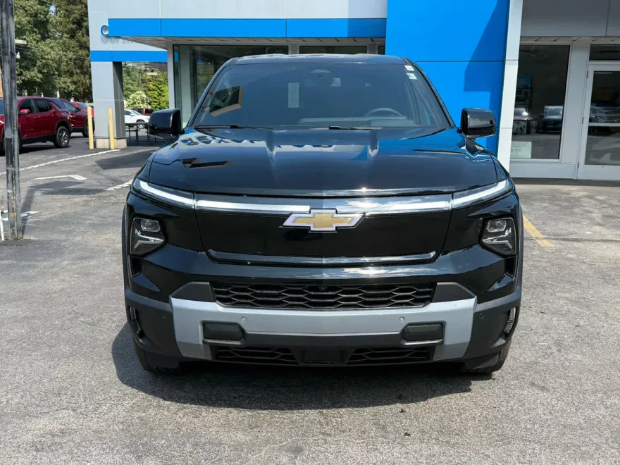 2026 Chevrolet Silverado EV LT photo 1