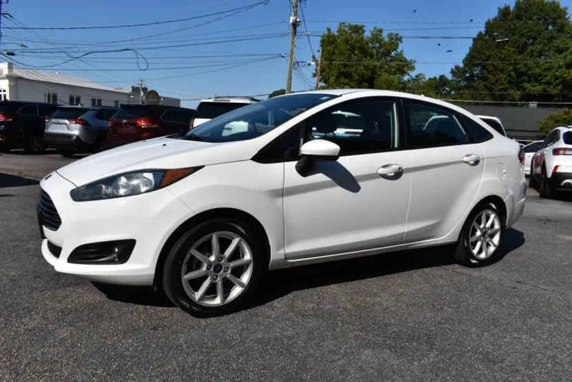 2019 Ford Fiesta SE photo 1
