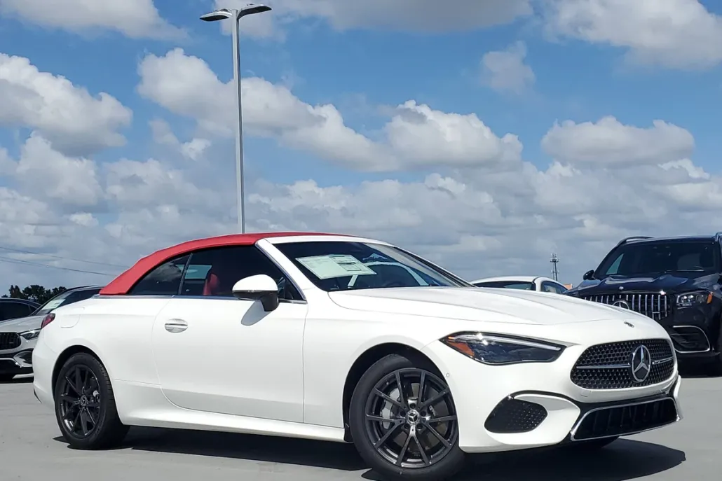 2026 Mercedes Benz CLE 300 4MATIC photo 1