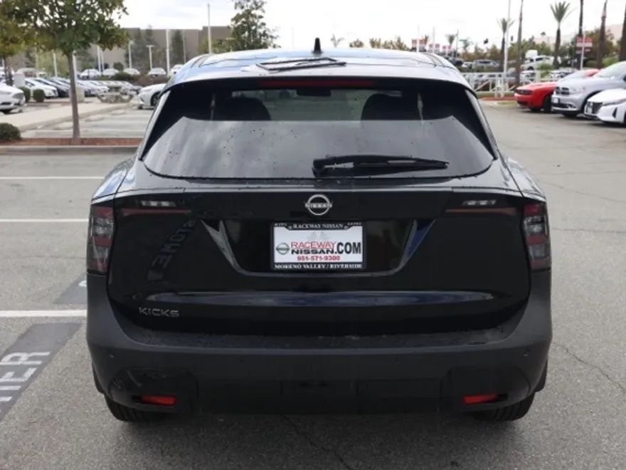 2025 Nissan Kicks SV photo 1