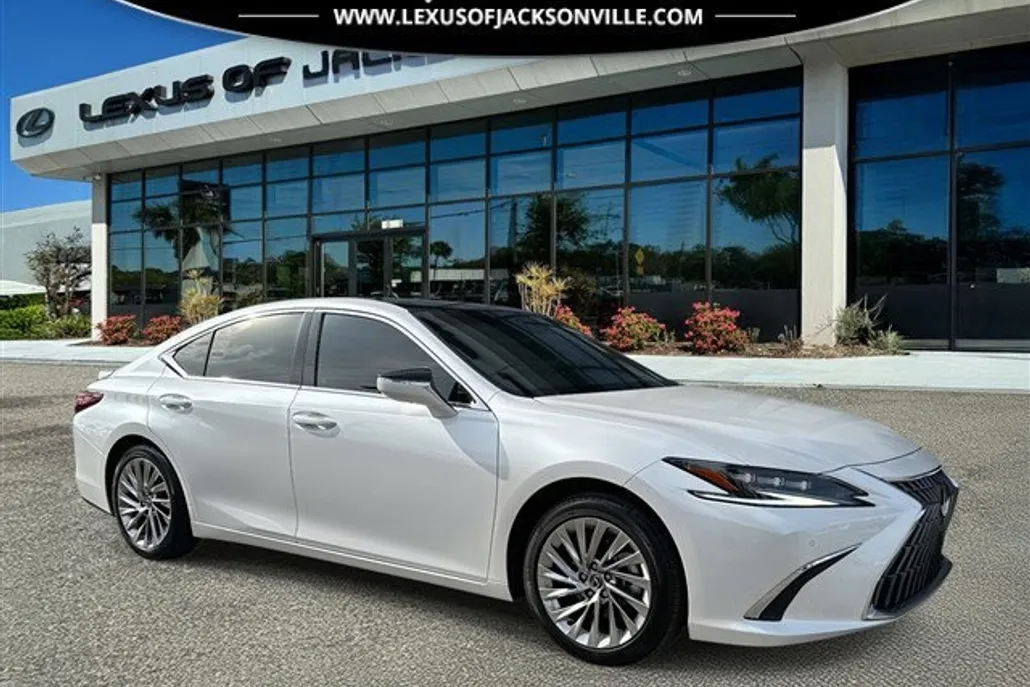2022 Lexus ES 350 Ultra Luxury photo 1