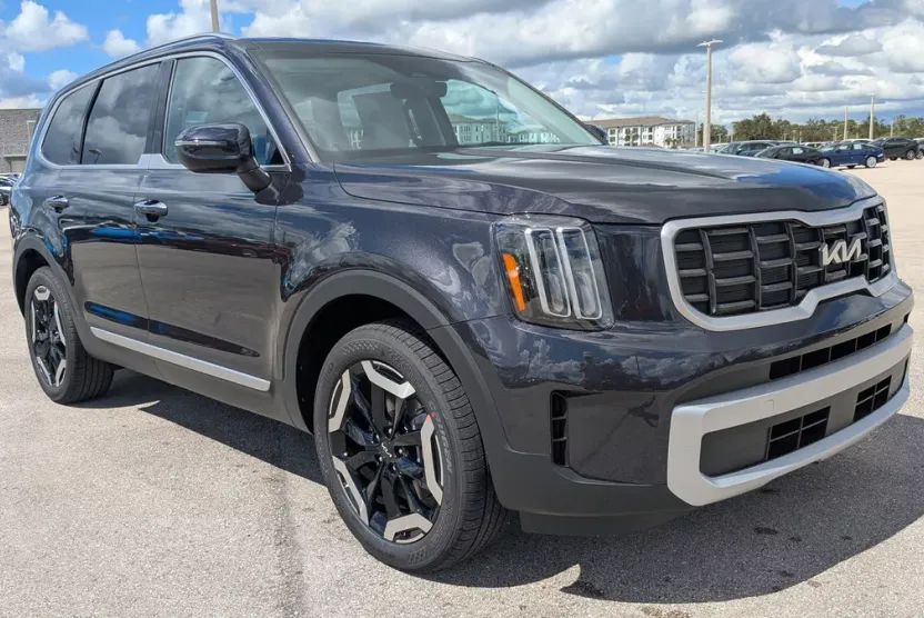 2025 Kia Telluride S photo 1