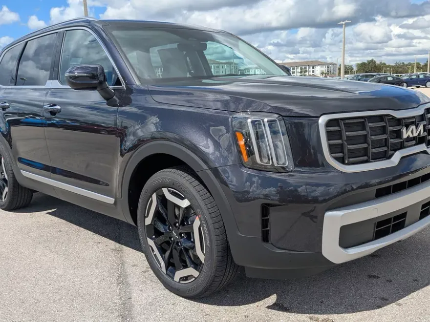 2025 Kia Telluride S photo 1