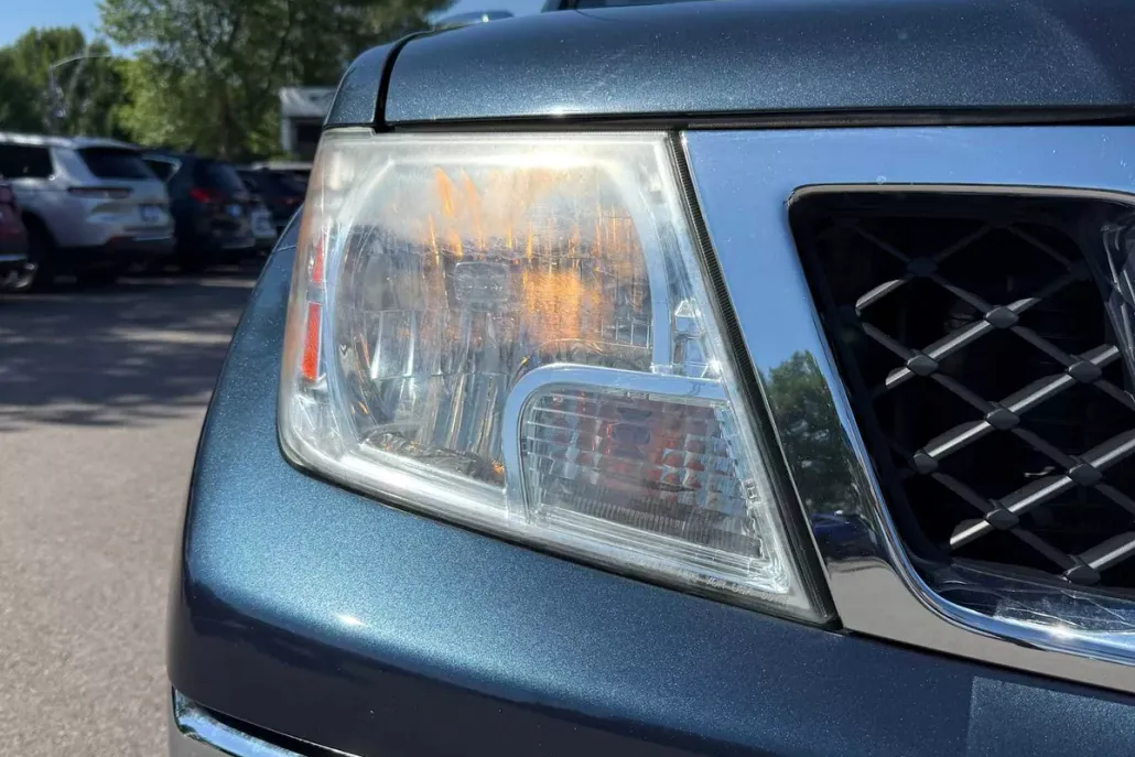 2017 Nissan Frontier SL photo 1
