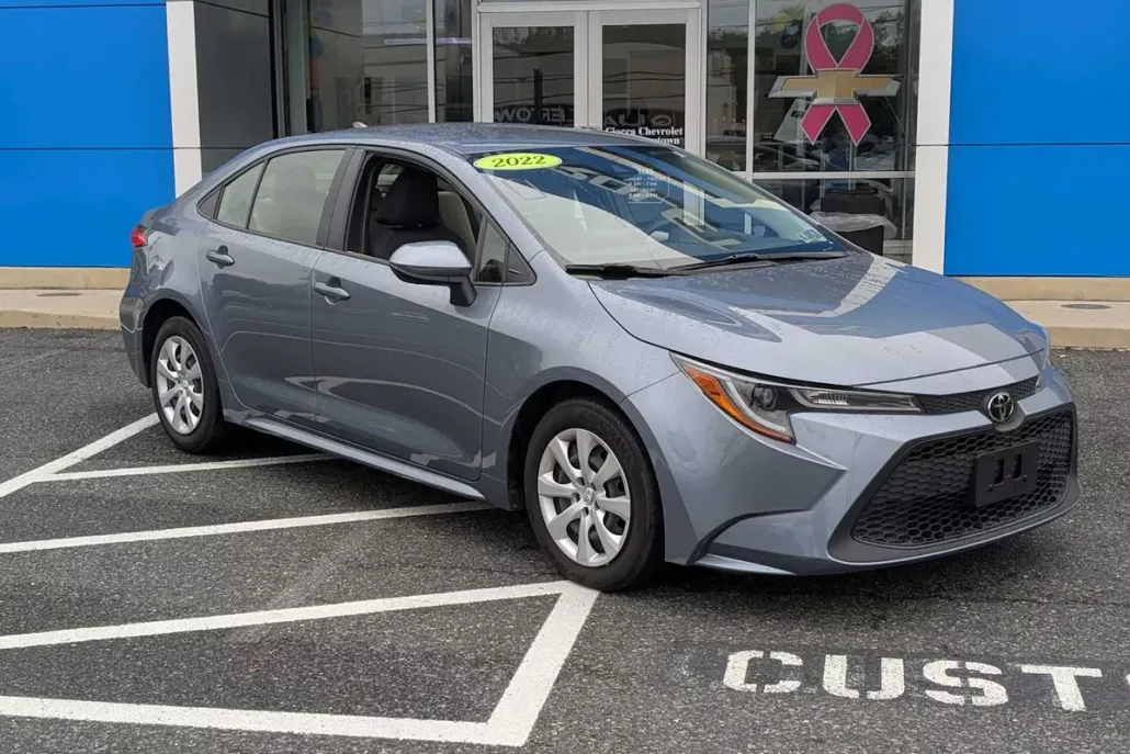 2022 Toyota Corolla LE photo 1