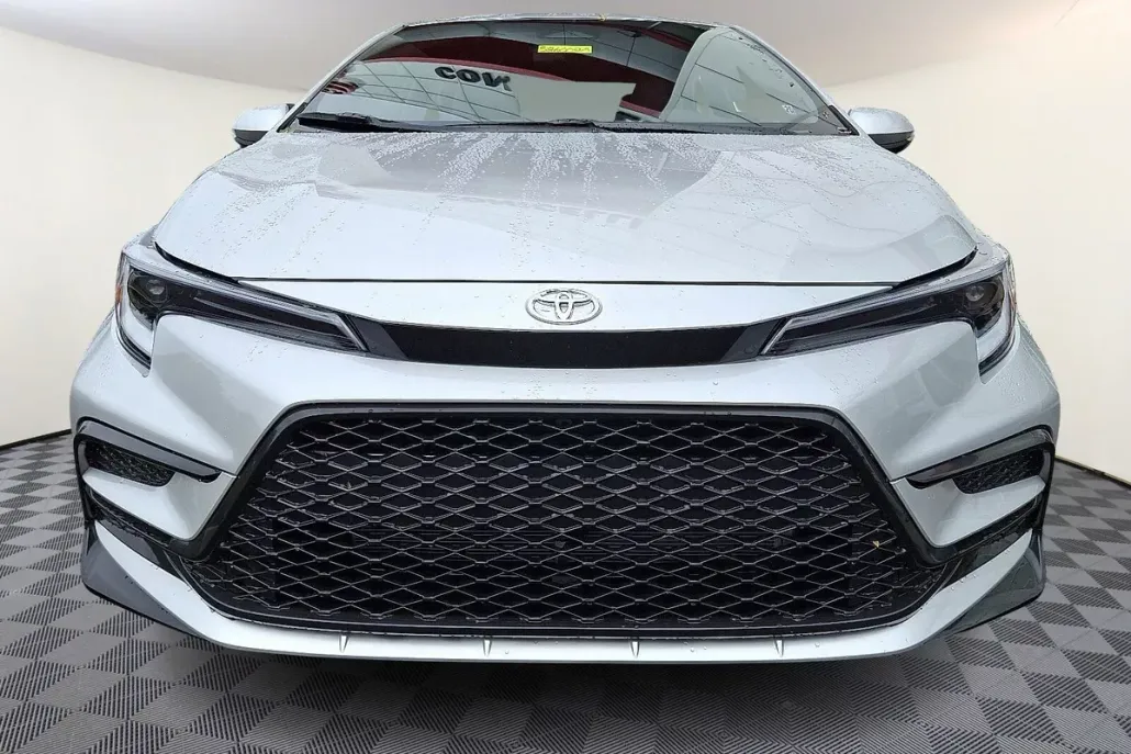 2026 Toyota Corolla SE photo 1