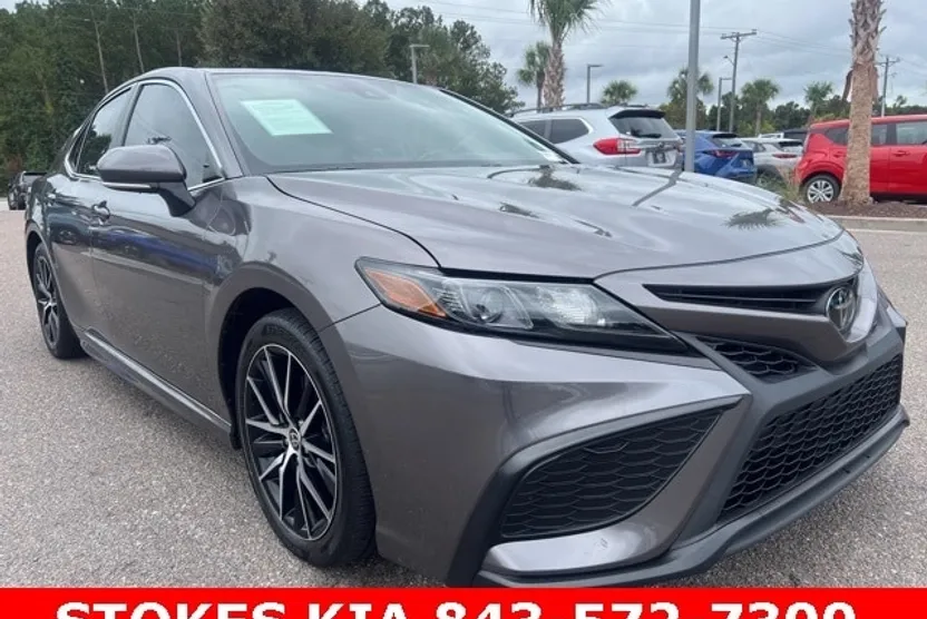 2024 Toyota Camry SE photo 1
