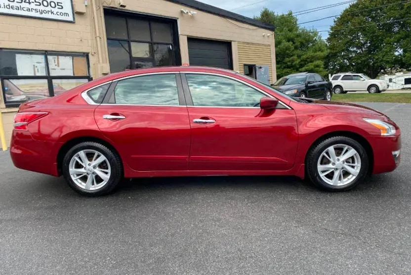 2013 Nissan Altima 2.5 SV photo 1
