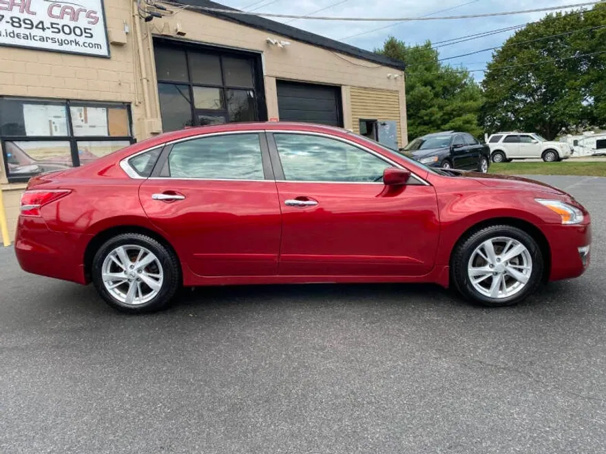 2013 Nissan Altima 2.5 SV photo 1