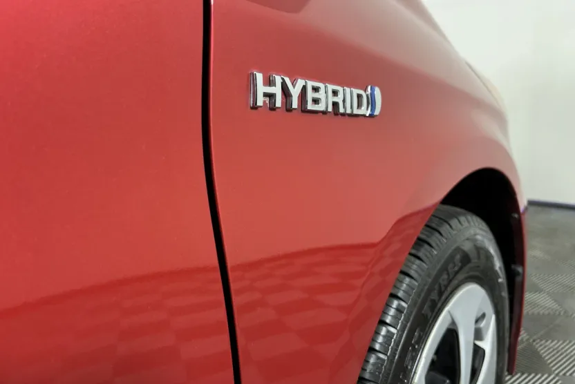 2012 Toyota Prius photo 1