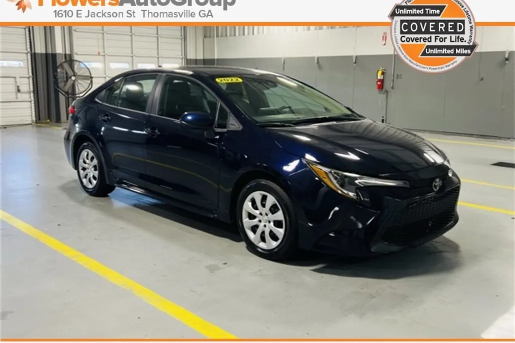 2022 Toyota Corolla LE photo 1