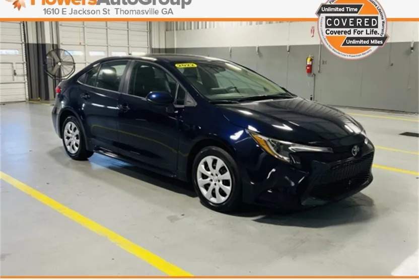 2022 Toyota Corolla LE photo 1