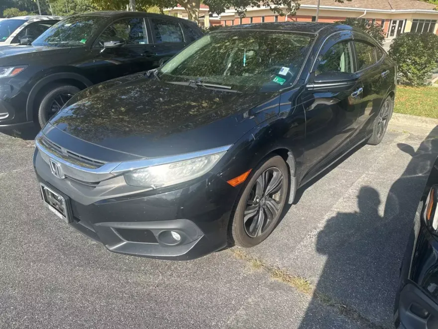 2017 Honda Civic Touring photo 1