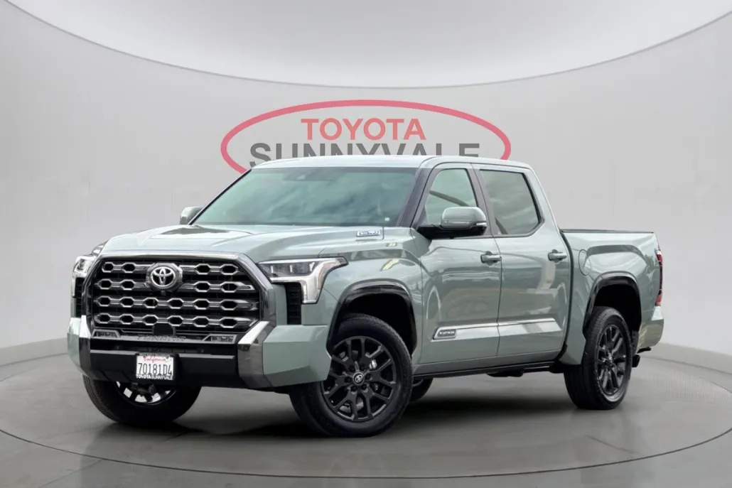 2025 Toyota Tundra Platinum photo 1