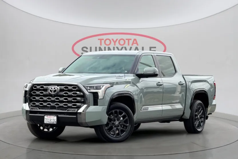 2025 Toyota Tundra Platinum photo 1