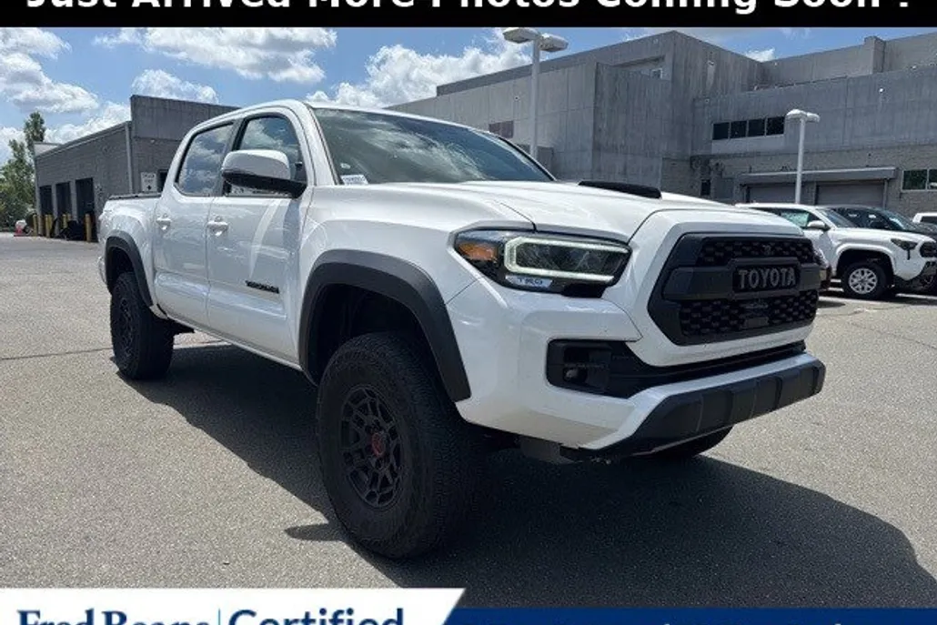 2023 Toyota Tacoma TRD Pro V6 photo 1