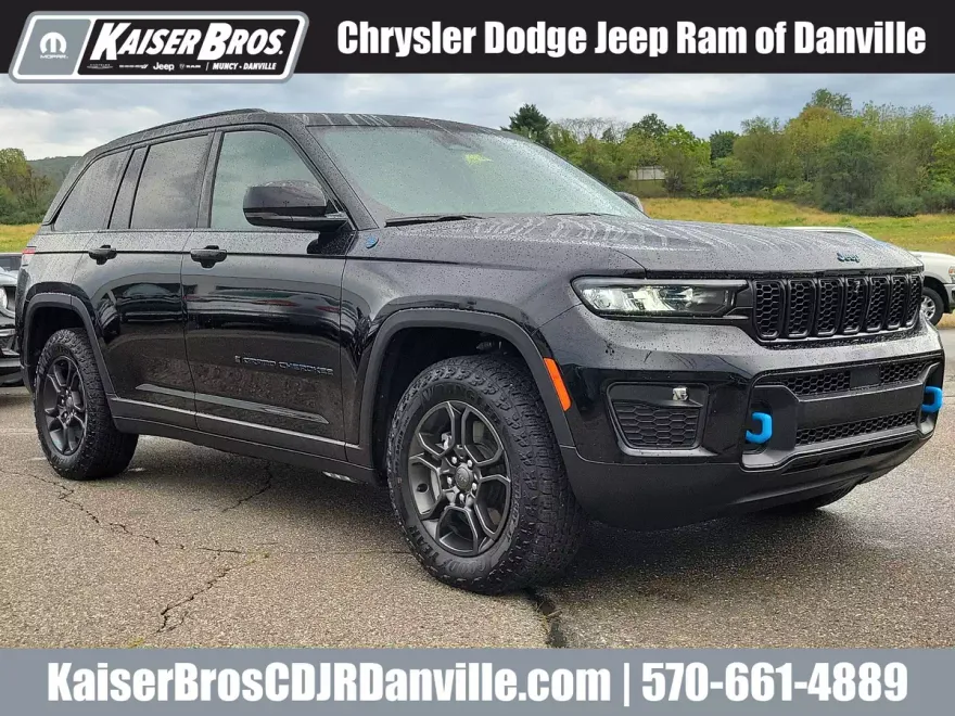 2024 Jeep Cherokee 4xe Trailhawk photo 1