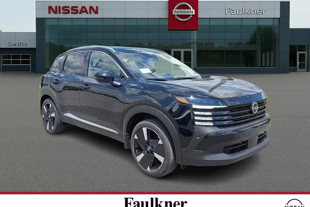 2025 Nissan Kicks SR photo 1