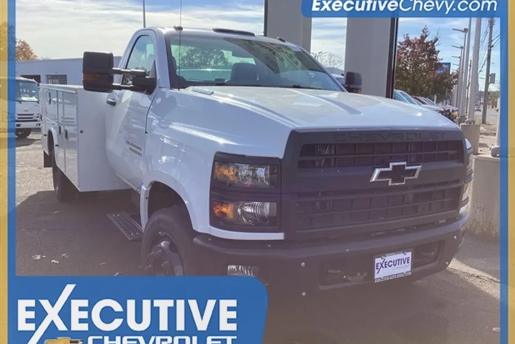 2024 Chevrolet Silverado 5500HD Work Truck photo 1