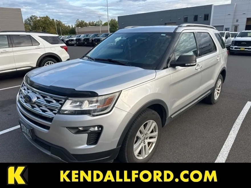 2019 Ford Explorer XLT photo 1