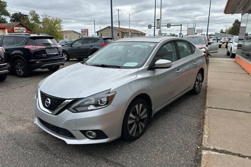 2016 Nissan Sentra SL photo 1