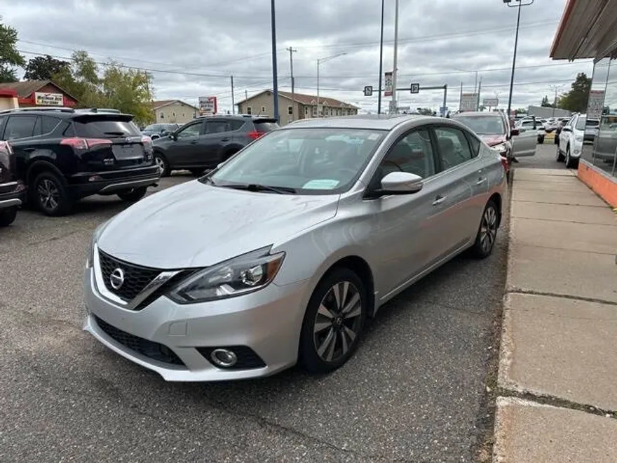 2016 Nissan Sentra SL photo 1