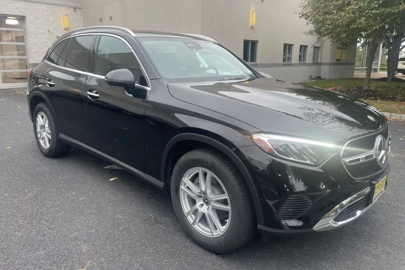 2025 Mercedes Benz GLC 300 4MATIC photo 1