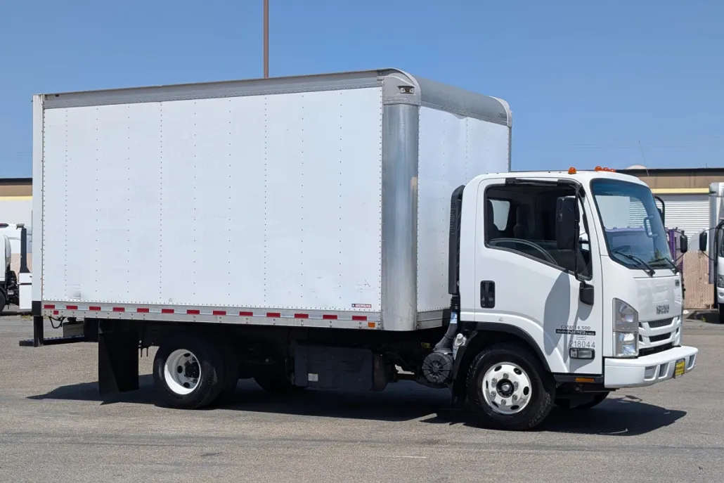 2019 Isuzu NPR photo 1