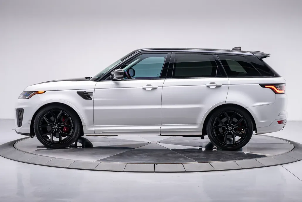 2022 Land Rover Range Rover Sport SVR photo 1