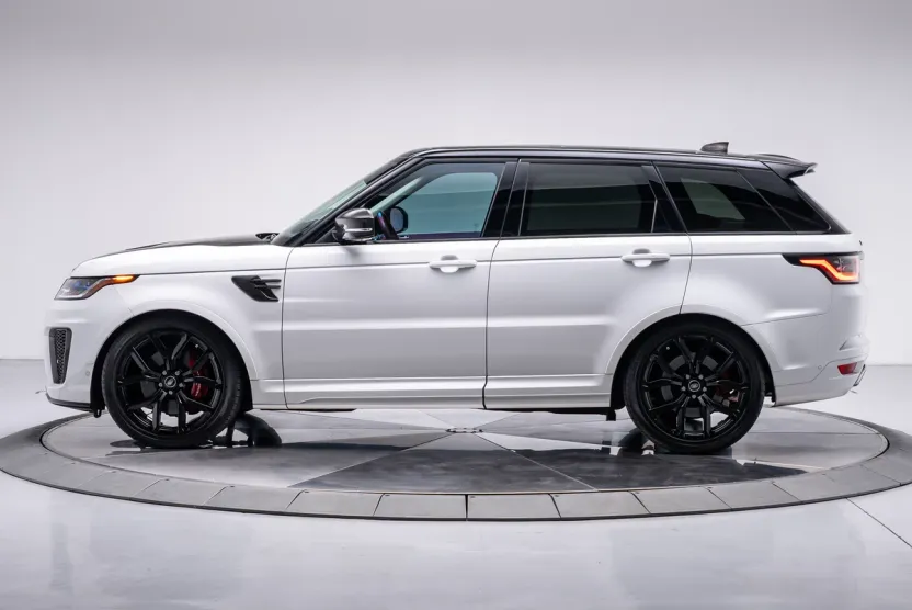 2022 Land Rover Range Rover Sport SVR photo 1