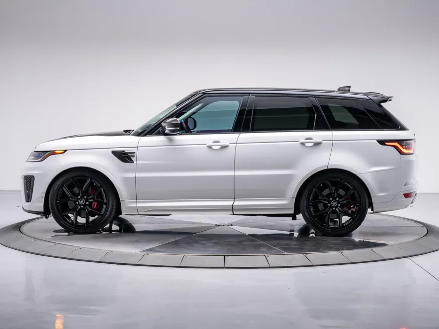 2022 Land Rover Range Rover Sport SVR photo 1