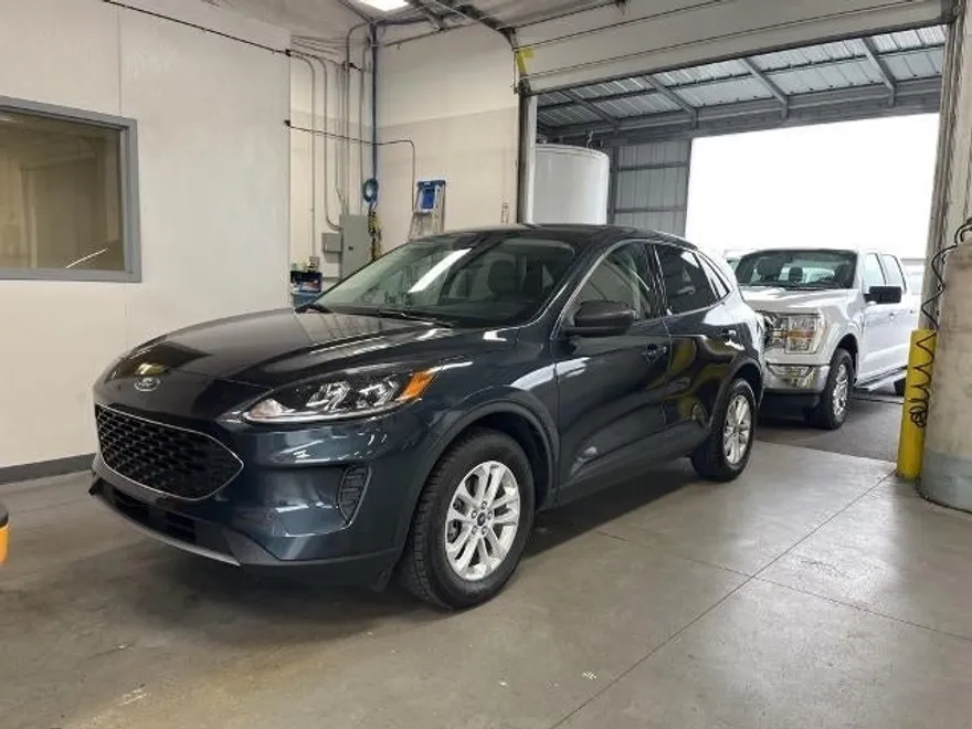 2022 Ford Escape SE photo 1