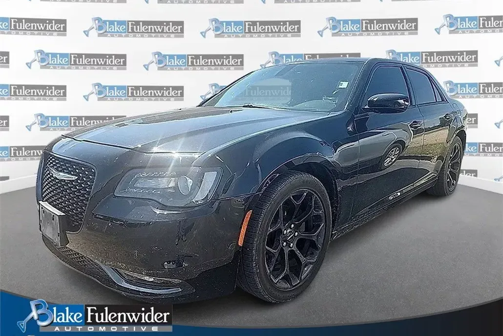 2019 Chrysler 300 photo 1