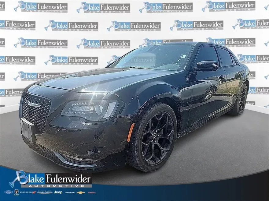 2019 Chrysler 300 photo 1