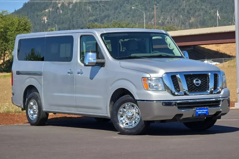 2020 Nissan NV3500 photo 1